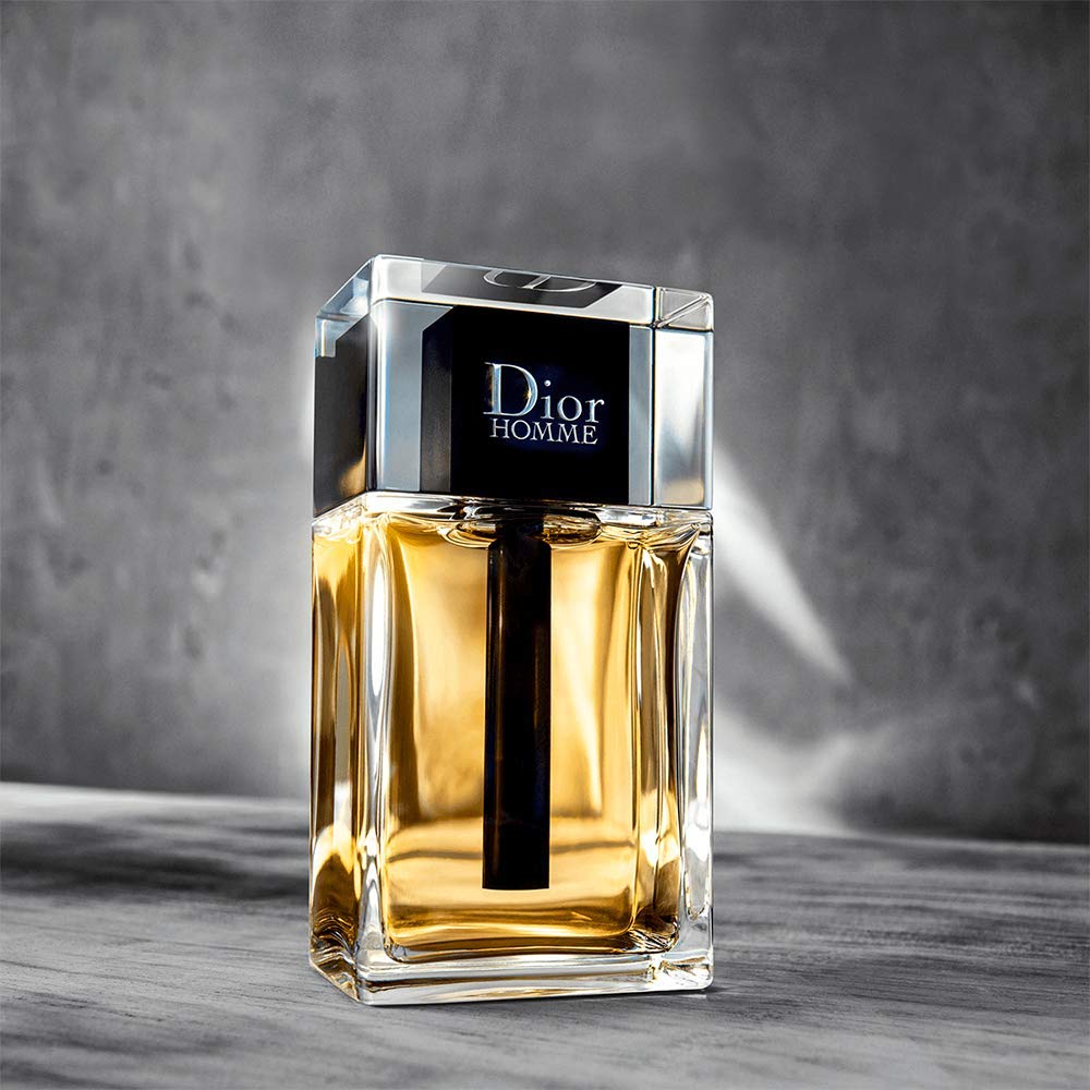 1.7 oz Eau de Toilette Spray R940